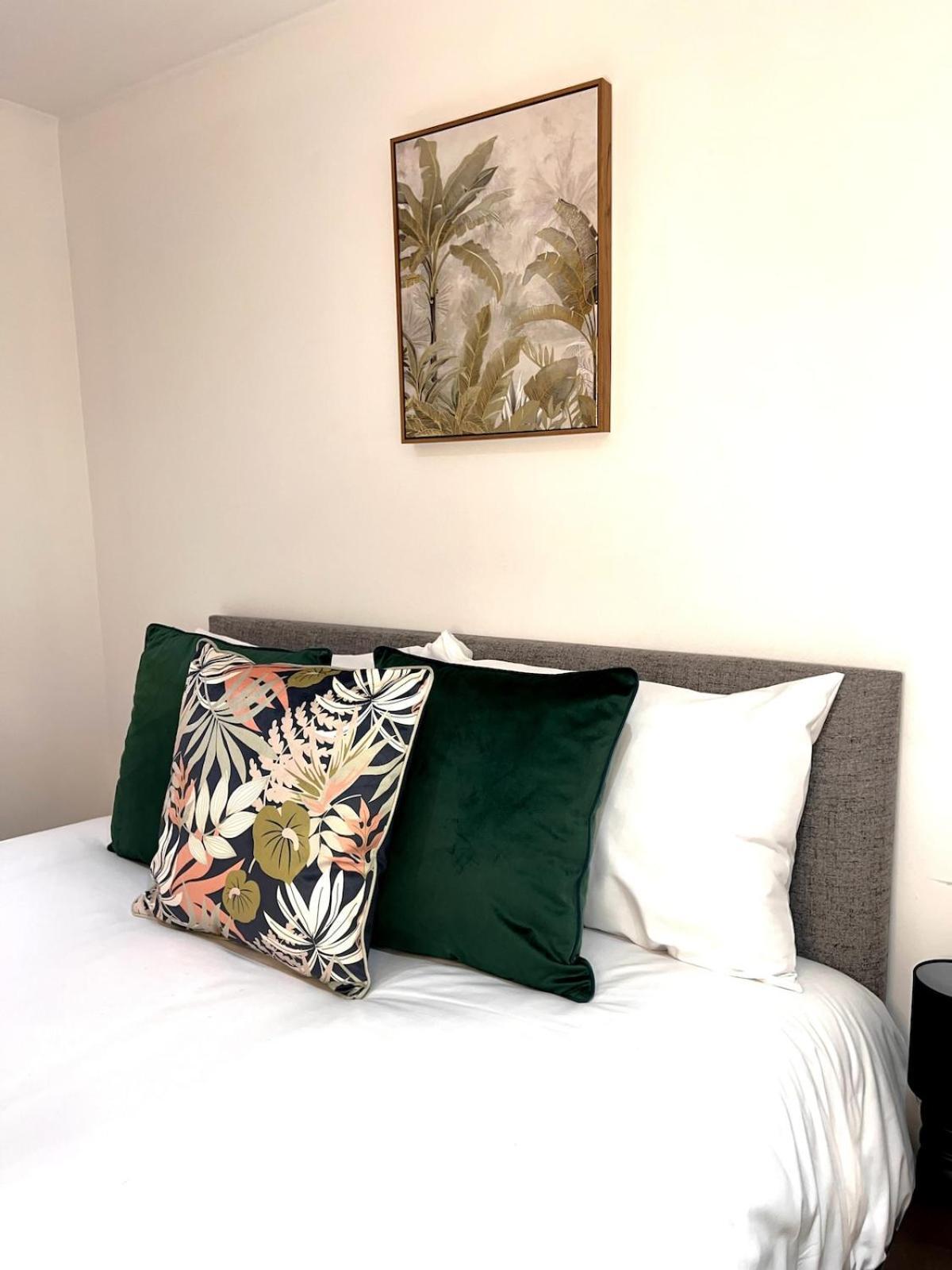 Modern 2 Bedroom In Centre With Free Wifi Apartamento